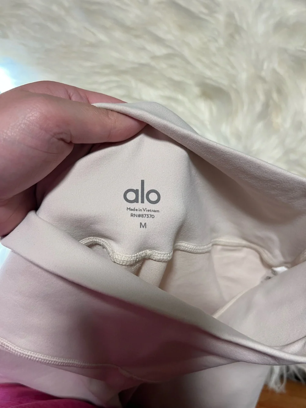ALO Yoga size medium